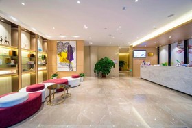Lavande Hotels Yangzhou Jiangwangshui Street RTMart