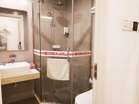 Shell Shanghai Baoshan District Tieli Road Subway Station Tiefeng Road Hotel
