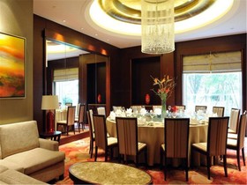 The Qube Hotel