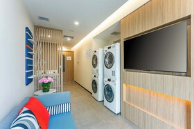 Holiday Inn Express Haimen City Center
