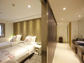 China Community Culture & Art Hotel