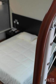 City 118 Chain Hotel
