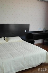 City 118 Chain Hotel