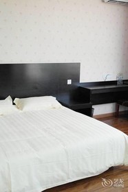 City 118 Chain Hotel