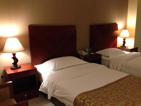 Eagle Canyon Hotel