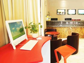 GreenTree Inn Shandong Qingdao Development District SDUST Express Hotel