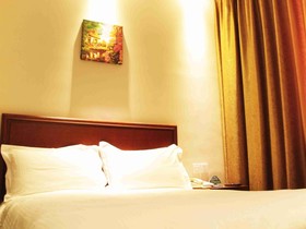 GreenTree Inn Shandong Qingdao Development District SDUST Express Hotel