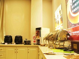 GreenTree Inn Shandong Qingdao Development District SDUST Express Hotel