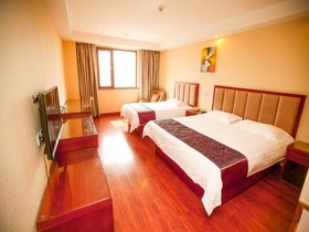 GreenTree Inn Wuyishan Road Shopping Center Business Hotel
