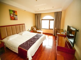 GreenTree Inn Wuyishan Road Shopping Center Business Hotel
