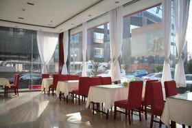 Hanting Hotel Qingdao May Fourth Square