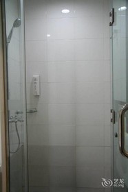 Hanting Hotel Qingdao May Fourth Square