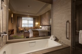 Holiday Inn Qingdao Expo