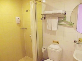 Home Inn Qingdao Jinggangshan Road