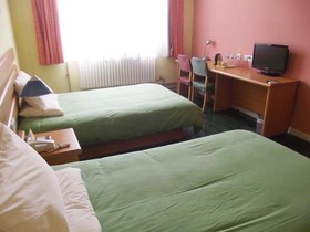 Home Inn Qingdao Jinggangshan Road