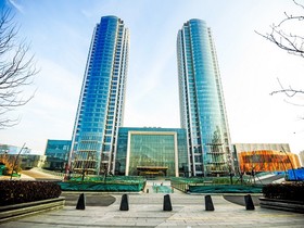 Hotel Plaza Carnival Qingdao