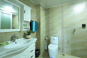 Qingdao Oceanside Resort Hotel