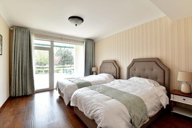 Qingdao Oceanside Resort Hotel