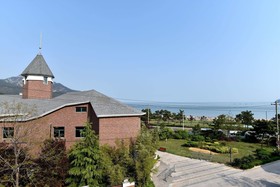 Qingdao Oceanside Resort Hotel