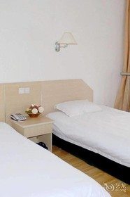 Qingdao Xiaogangwan Business Hotel