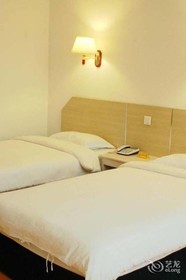 Qingdao Xiaogangwan Business Hotel