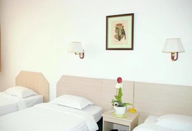 Qingdao Xiaogangwan Business Hotel