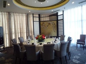 Royal Garden Hotel