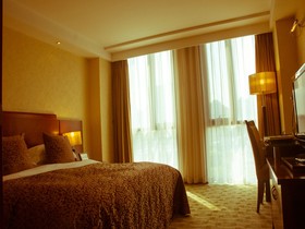 Royal Garden Hotel