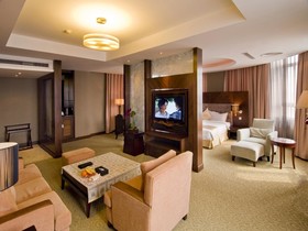 Royal Garden Hotel