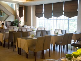 Royal Garden Hotel