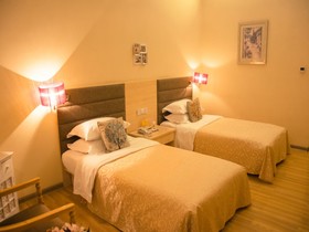 Royal Garden Hotel