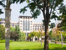 Royal Garden Hotel