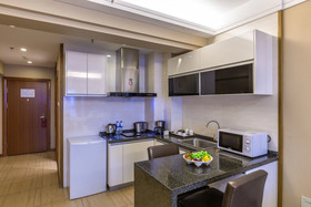 Jinjiang Peninsula Seasons Hotel