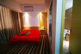 Holiday Bay Fashion Hotel