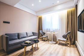 Atour Hongqiao