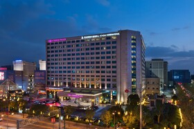 Crowne Plaza Shanghai Noah Square