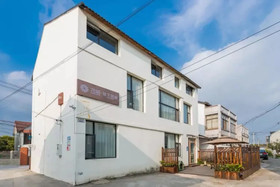 Floral Hotel Stay Along Shanghai