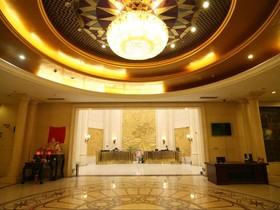 Gloria Plaza Hotel Hangtou