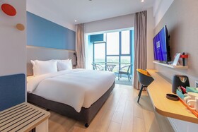Holiday Inn Express Shanghai Pudong Airport