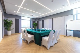 Holiday Inn Express Shanghai Pudong Airport
