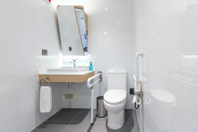 Holiday Inn Express Shanghai Pudong Airport