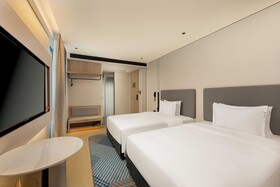 Holiday Inn Express Shanghai PVG Zhuqiao by IHG