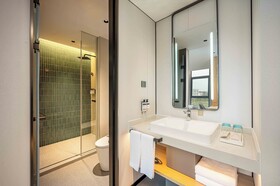Holiday Inn Express Shanghai PVG Zhuqiao by IHG