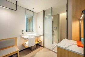 Holiday Inn Express Shanghai PVG Zhuqiao by IHG