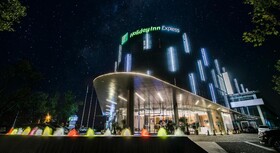 Holiday Inn Express Shanghai Songjiang Fangta