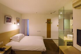 Motel (Shanghai Lujiazui Yushan Road Yuanshen Sports Center)