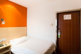 Motel (Shanghai Lujiazui Yushan Road Yuanshen Sports Center)