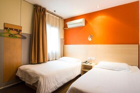 Motel (Shanghai Lujiazui Yushan Road Yuanshen Sports Center)