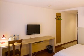 Motel (Shanghai Lujiazui Yushan Road Yuanshen Sports Center)