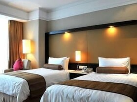 Howard Johnson Plaza Lingang Shanghai
